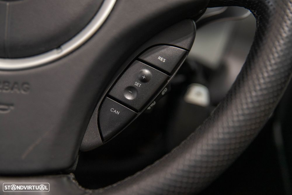 Aston Martin Vantage Coupe V8 Sportshift - 25