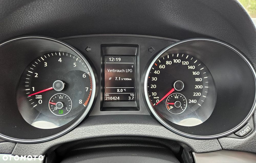 Volkswagen Golf VI 1.6 Comfortline - 24