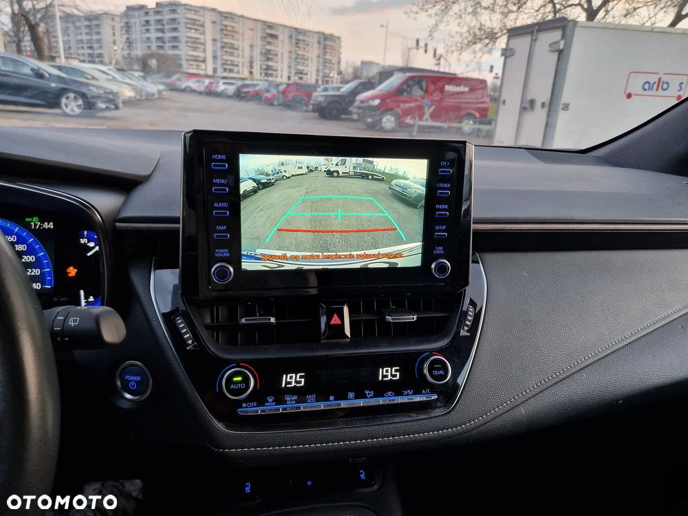 Toyota Corolla - 13