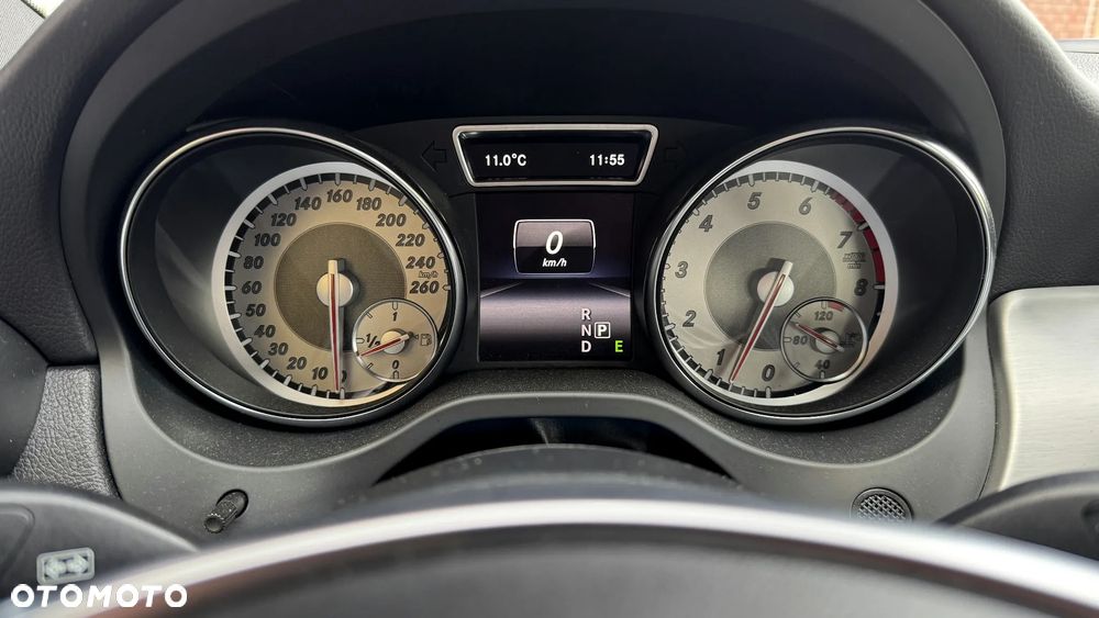 Mercedes-Benz CLA 180 7G-DCT AMG Line - 33