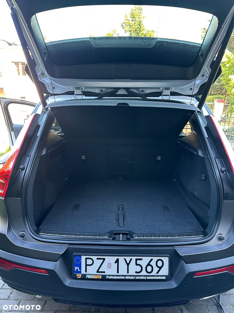 Volvo XC 40 D4 AWD R-Design - 19