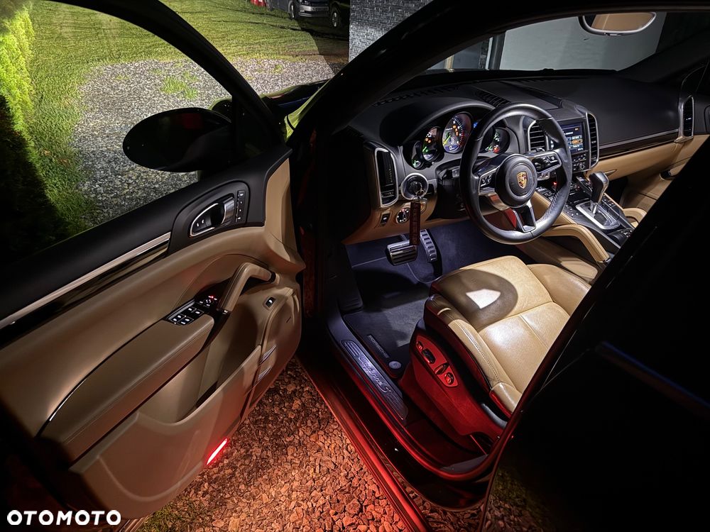 Porsche Cayenne - 24