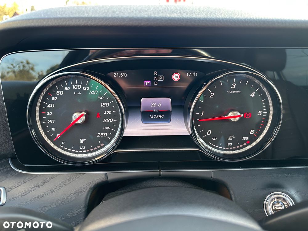 Mercedes-Benz Klasa E 220 d 4-Matic All-Terrain - 34
