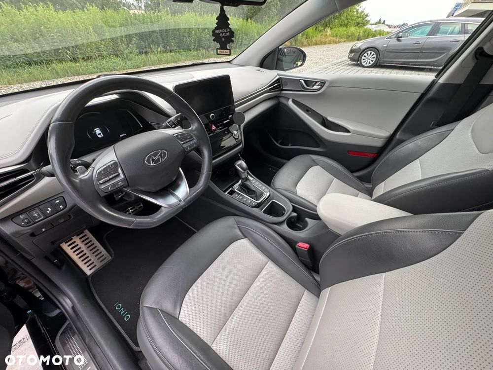 Hyundai IONIQ Hybrid Platinum - 8