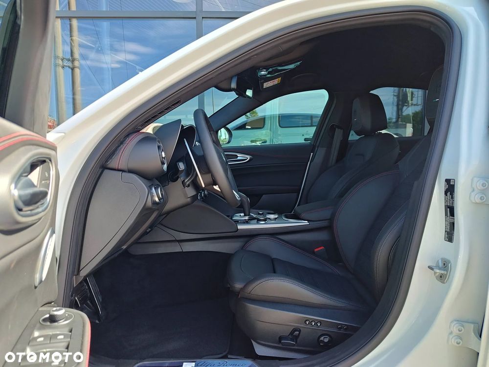 Alfa Romeo Giulia - 9