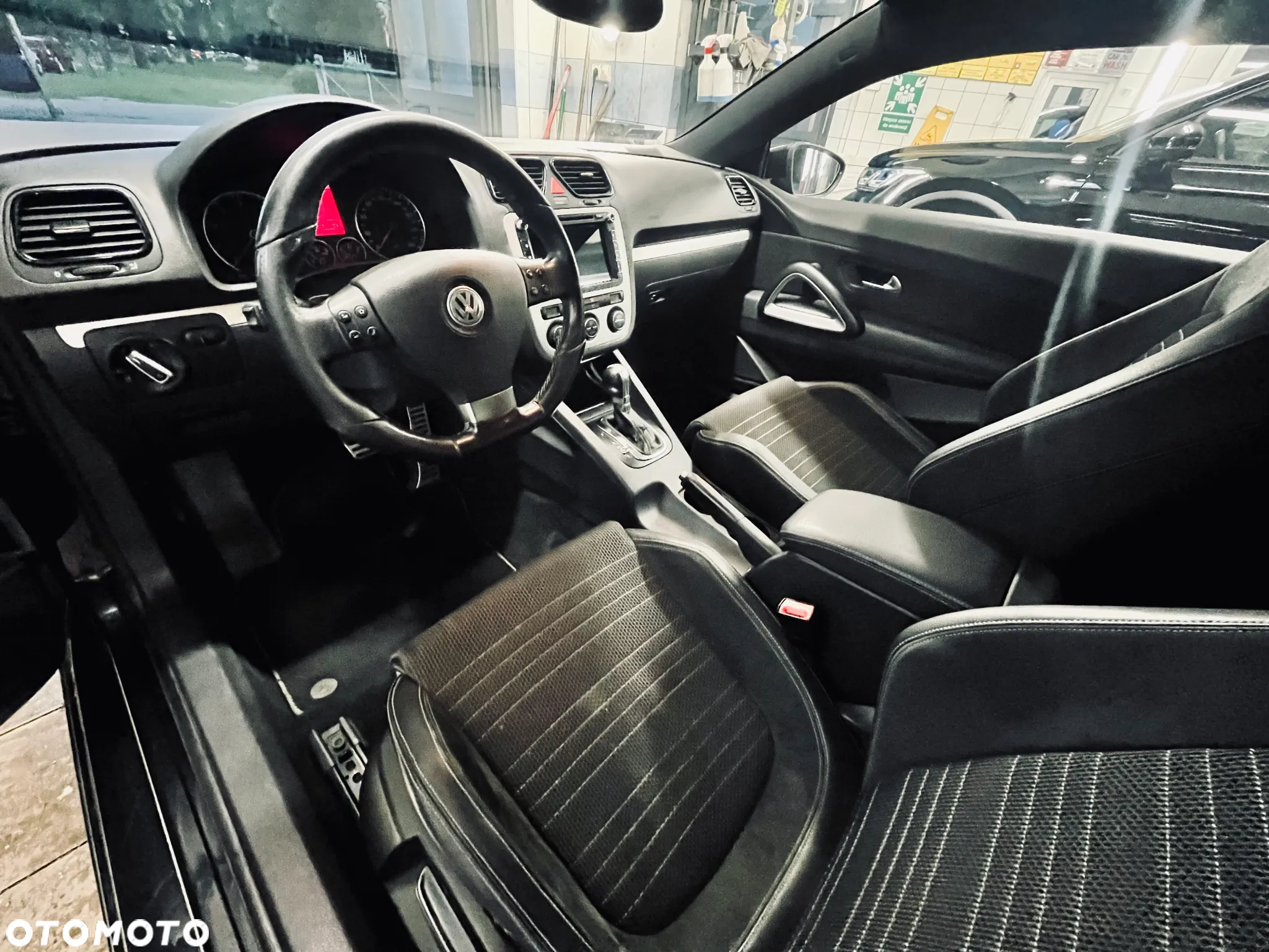 Volkswagen Scirocco 2.0 TSI R DSG - 13