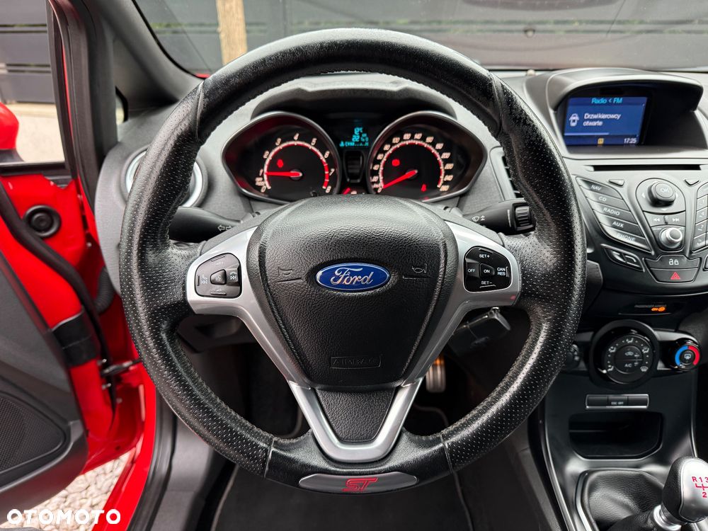 Ford Fiesta 1.6 EcoBoost ST - 17