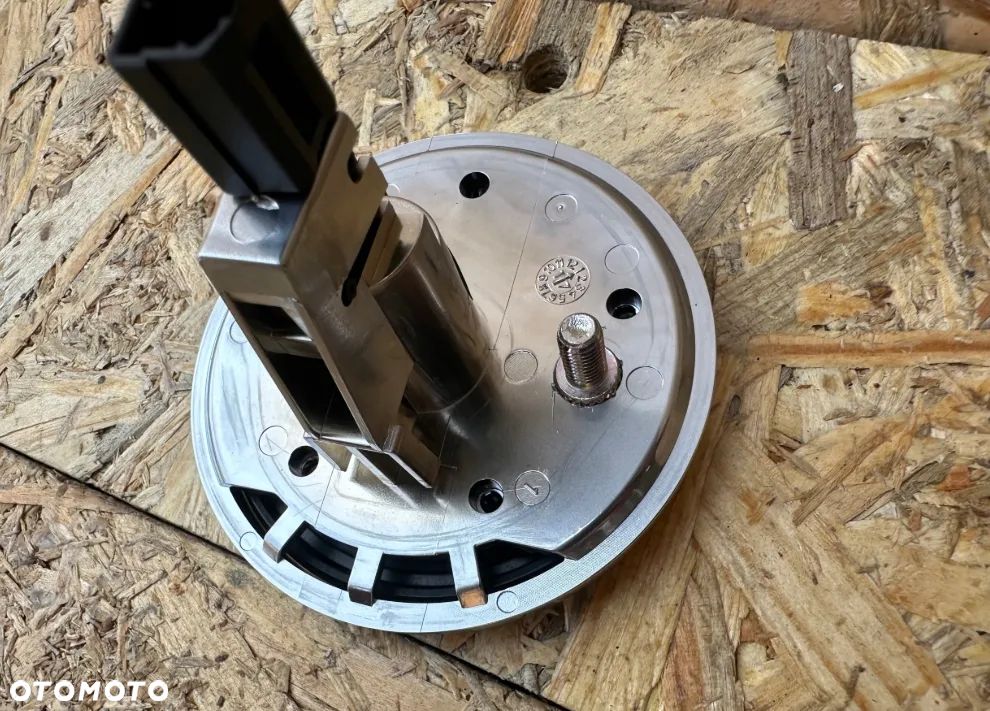 Emblemat Guzik Mikro styk Przycisk Klapy Bagażnika Tył Alfa Romeo Giulietta Mito 159 - 5