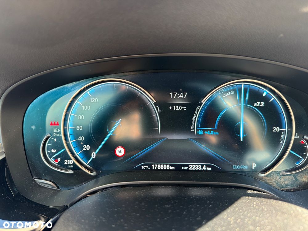 BMW Seria 5 525d Luxury Line - 12