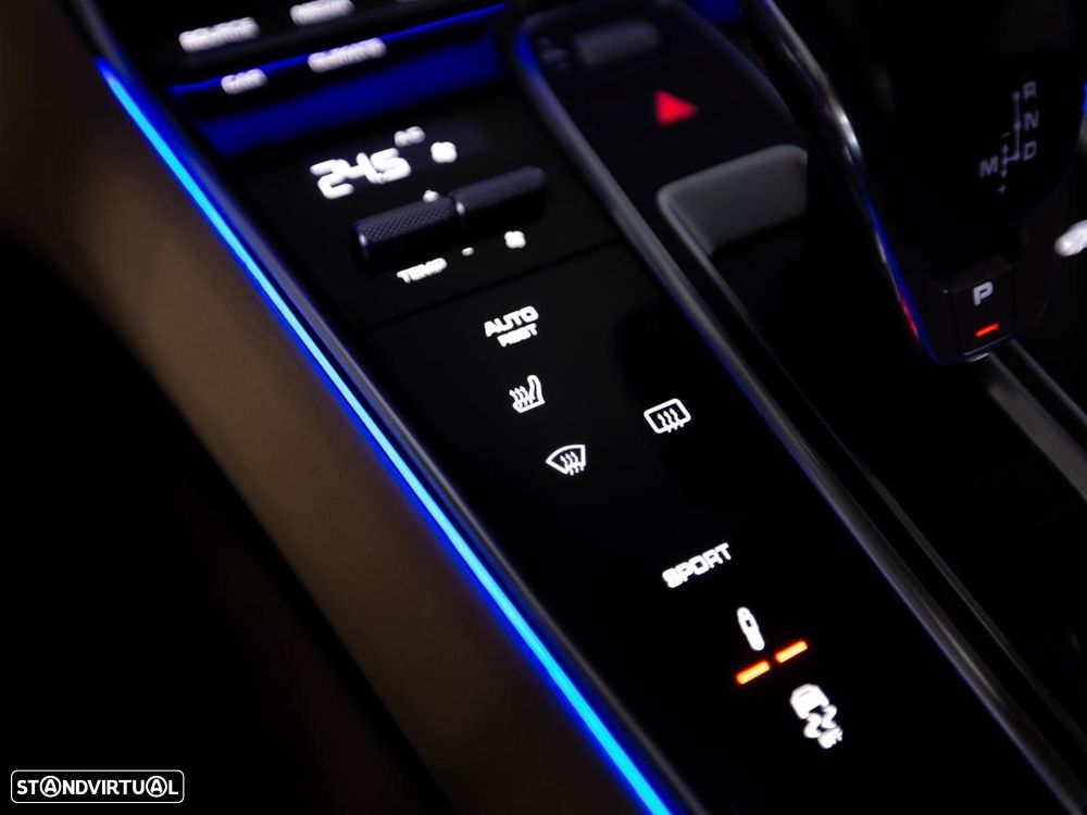 Porsche Panamera Sport Turismo - 36