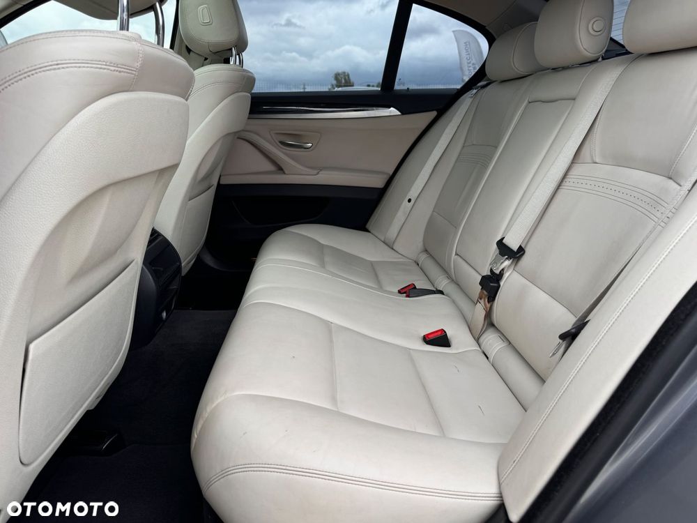 BMW Seria 5 535i Luxury Line - 19