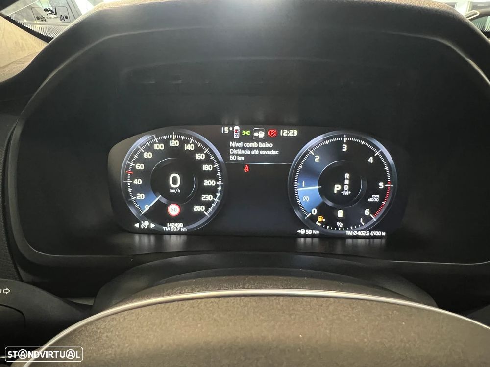 Volvo XC 90 2.0 B5 Momentum Plus AWD - 15