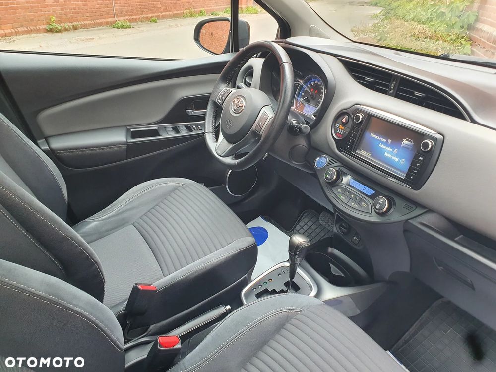 Toyota Yaris 1.5 VVT-i Lounge - 10