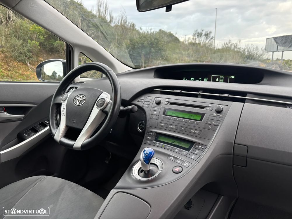 Toyota Prius 1.8 Premium - 25