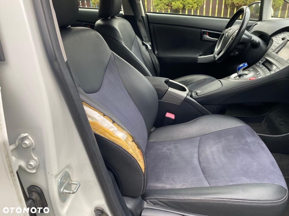 Toyota Prius 1.8 HSD Premium - 6