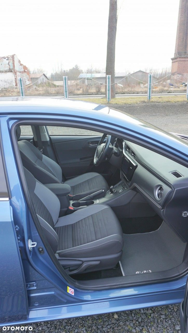Toyota Auris - 10