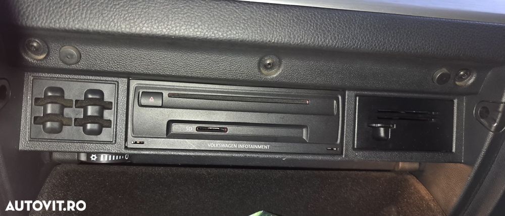 Volkswagen Golf 1.6 TDI DPF DSG Highline - 19