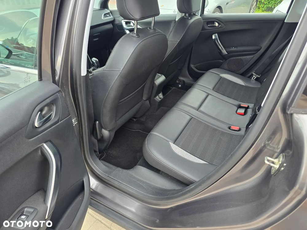 Peugeot 2008 - 10
