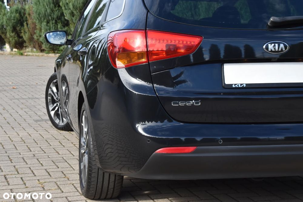 Kia Ceed - 10