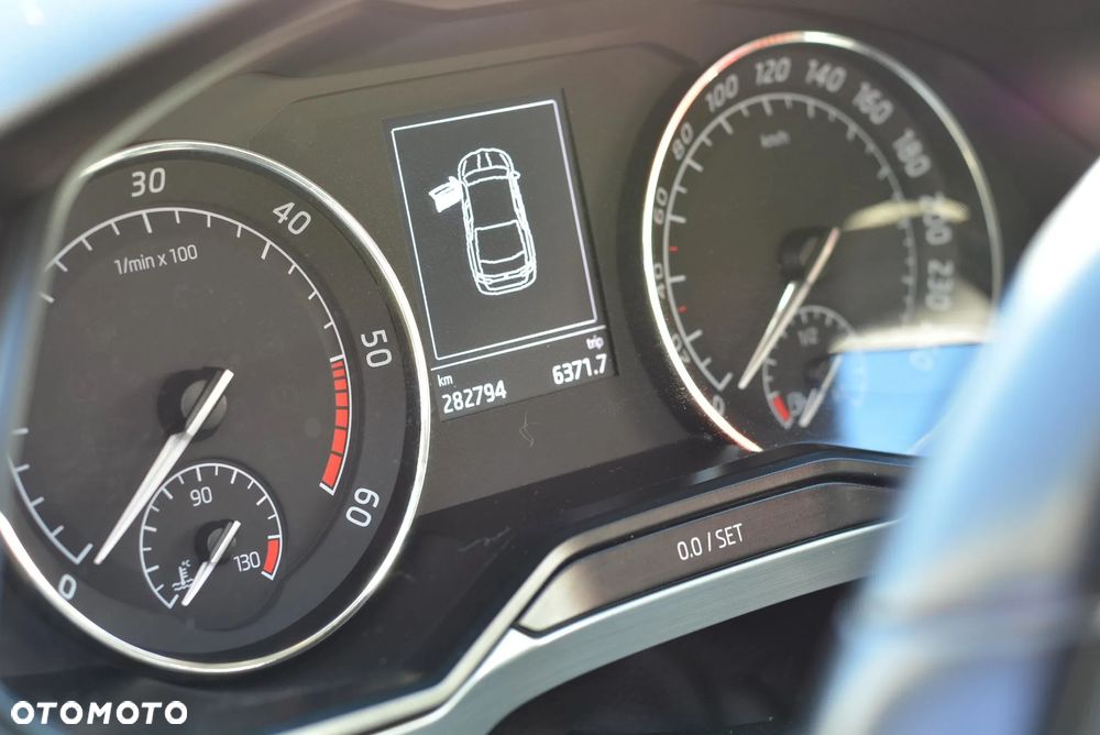 Skoda Superb 2.0 TDI Ambition - 18