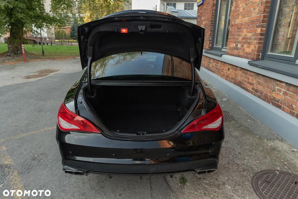 Mercedes-Benz CLA 250 4Matic 7G-DCT AMG Line - 13