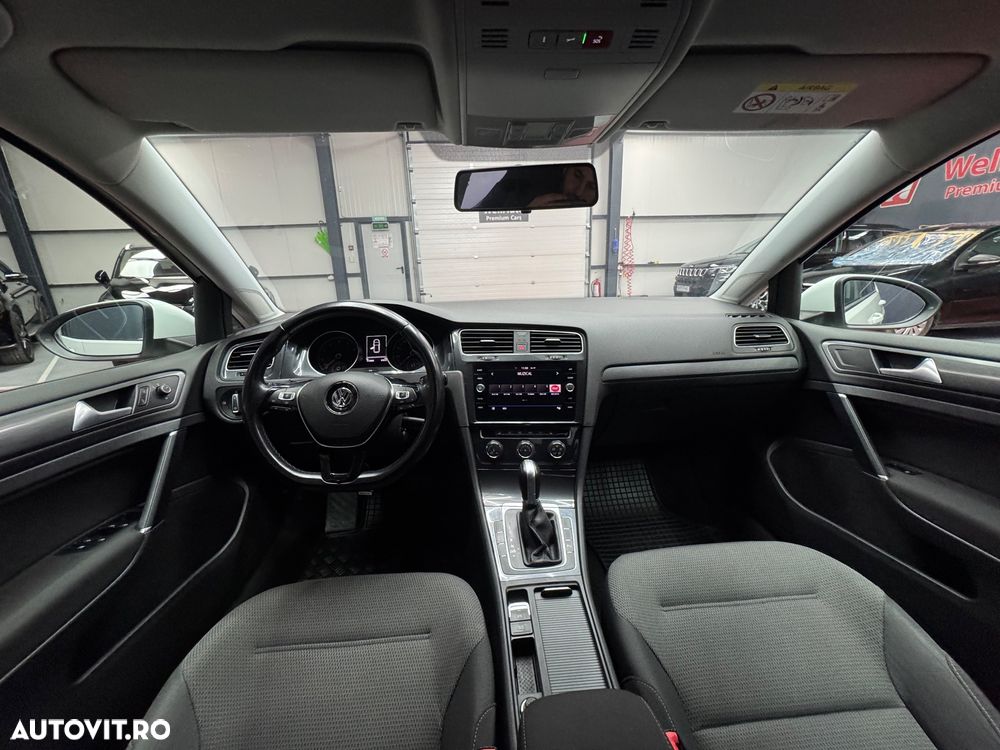 Volkswagen Golf 1.5 TGI BlueMotion DSG Trendline - 11
