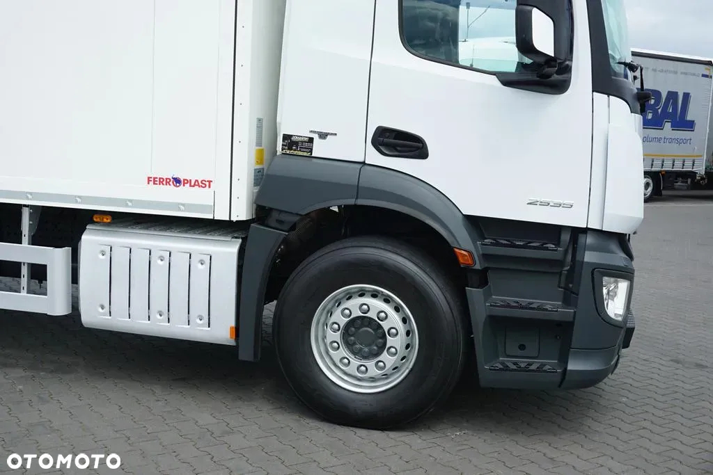 Mercedes-Benz ANTOS / 2535 / EURO 6 / CHŁODNIA + WINDA / 23 PALETY / OŚ SKRĘTNA - 18