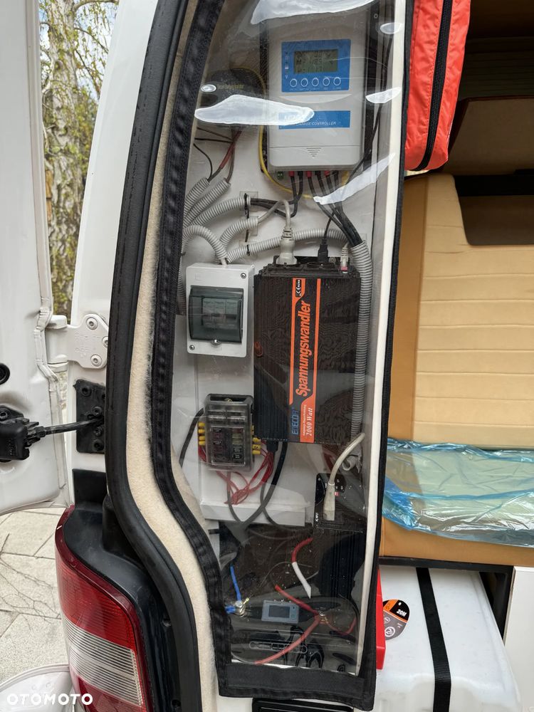 Volkswagen T5 Campervan - 37