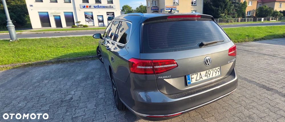 Volkswagen Passat Variant 2.0 TDI (BlueMotion Technology) Highline - 2