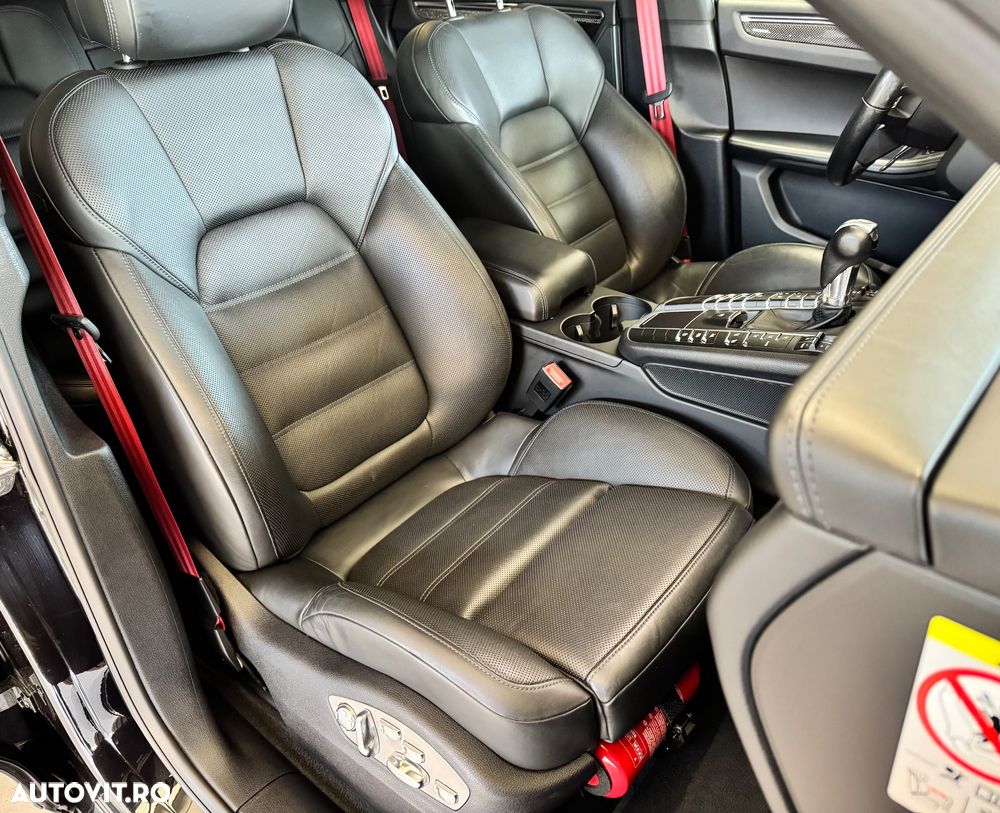 Porsche Macan GTS PDK - 17
