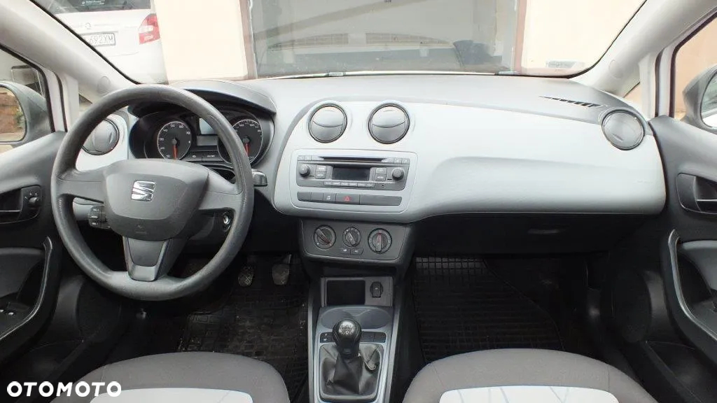 Seat Ibiza 1.4 16V Reference - 8