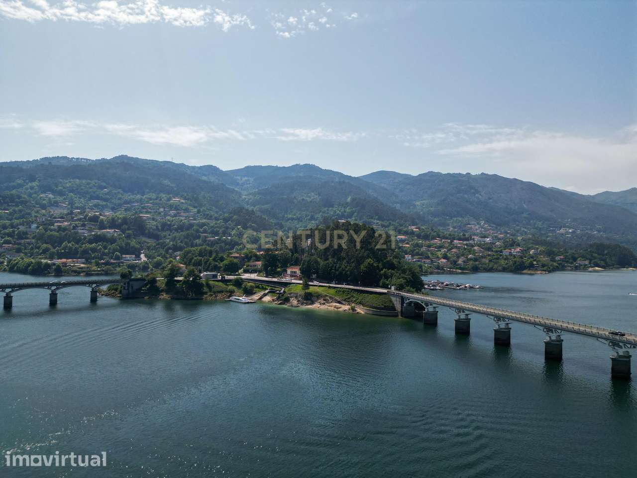 Propriedade única no geres , duas casas com acesso ao rio (No rio Cald - Grande imagem: 4/41