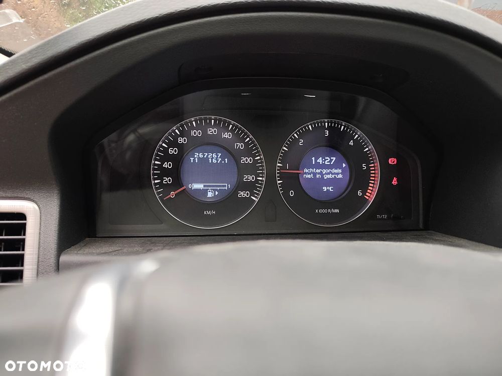 Volvo V70 2.0D Momentum - 13