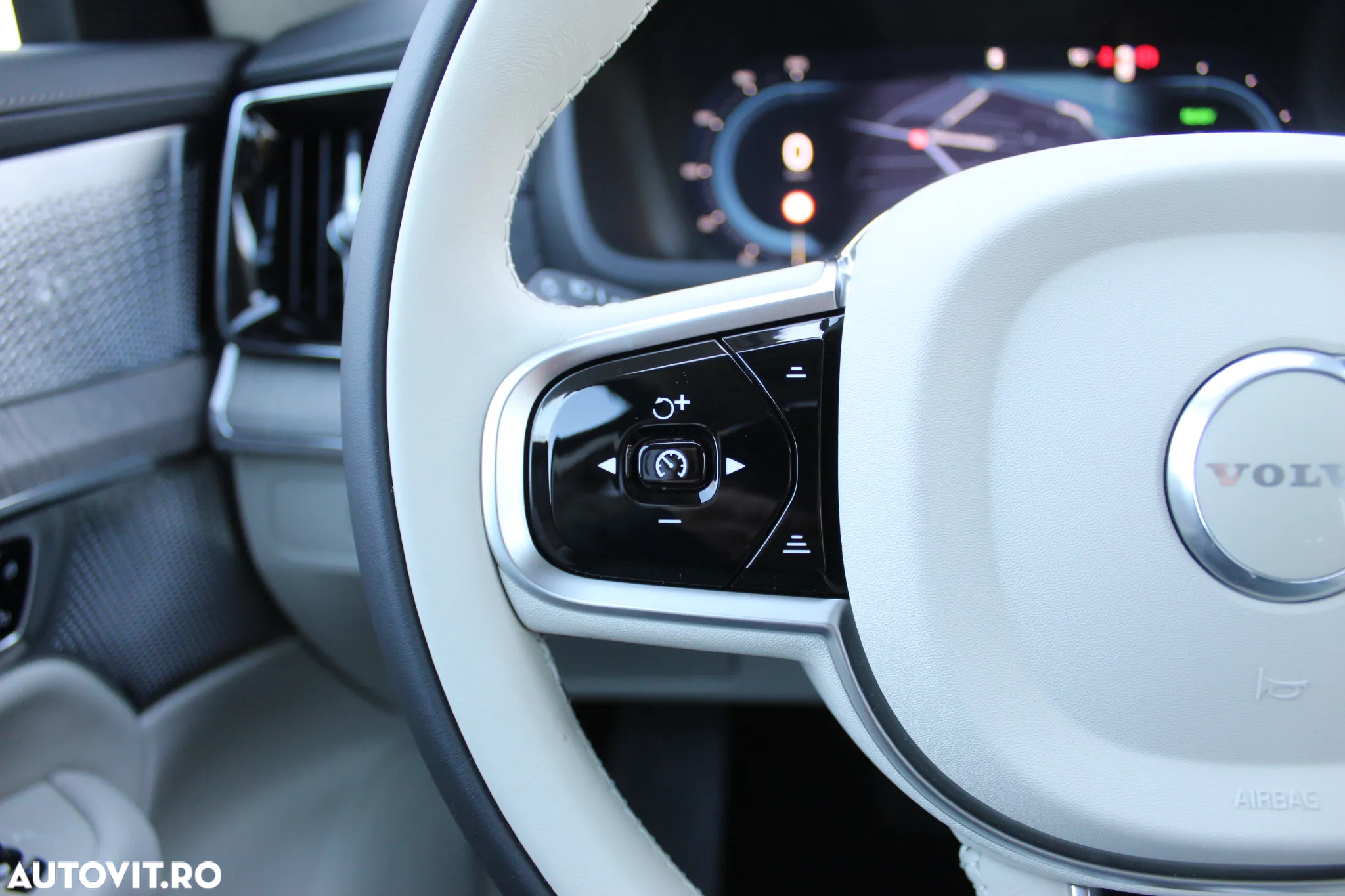 Volvo XC 90 T8 AWD PHEV Ultra Bright - 19