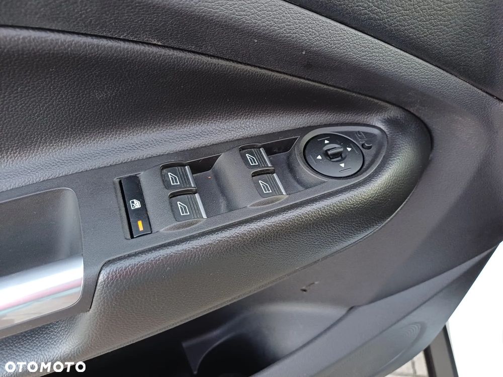 Ford Kuga - 24