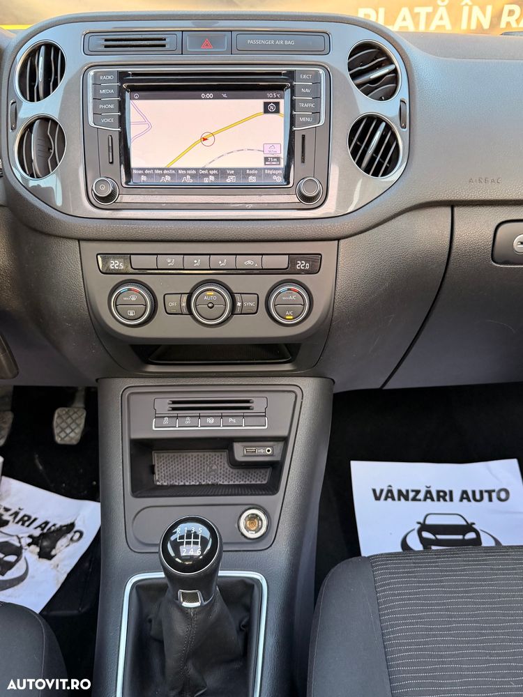 Volkswagen Tiguan 2.0 TDI SCR BlueMotion Technology Sport & Style - 24