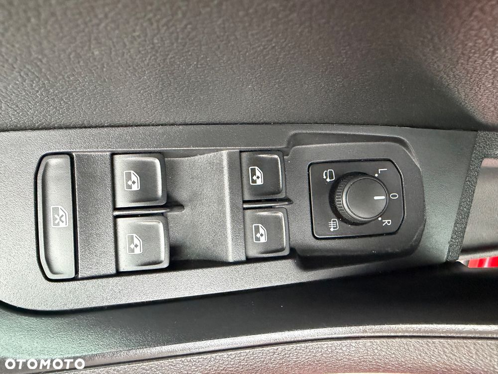 Skoda Karoq 2.0 TSI 4x4 DSG Sportline - 34