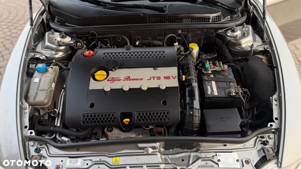 Alfa Romeo GT 2.0 JTS Distinctive Sportiva - 7