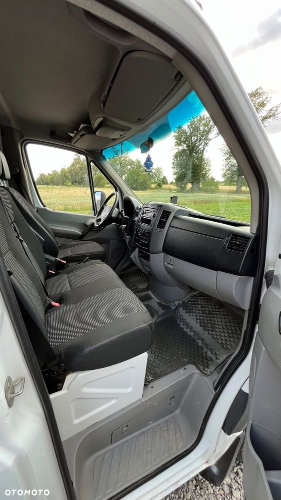 Mercedes-Benz Sprinter 318 - 9