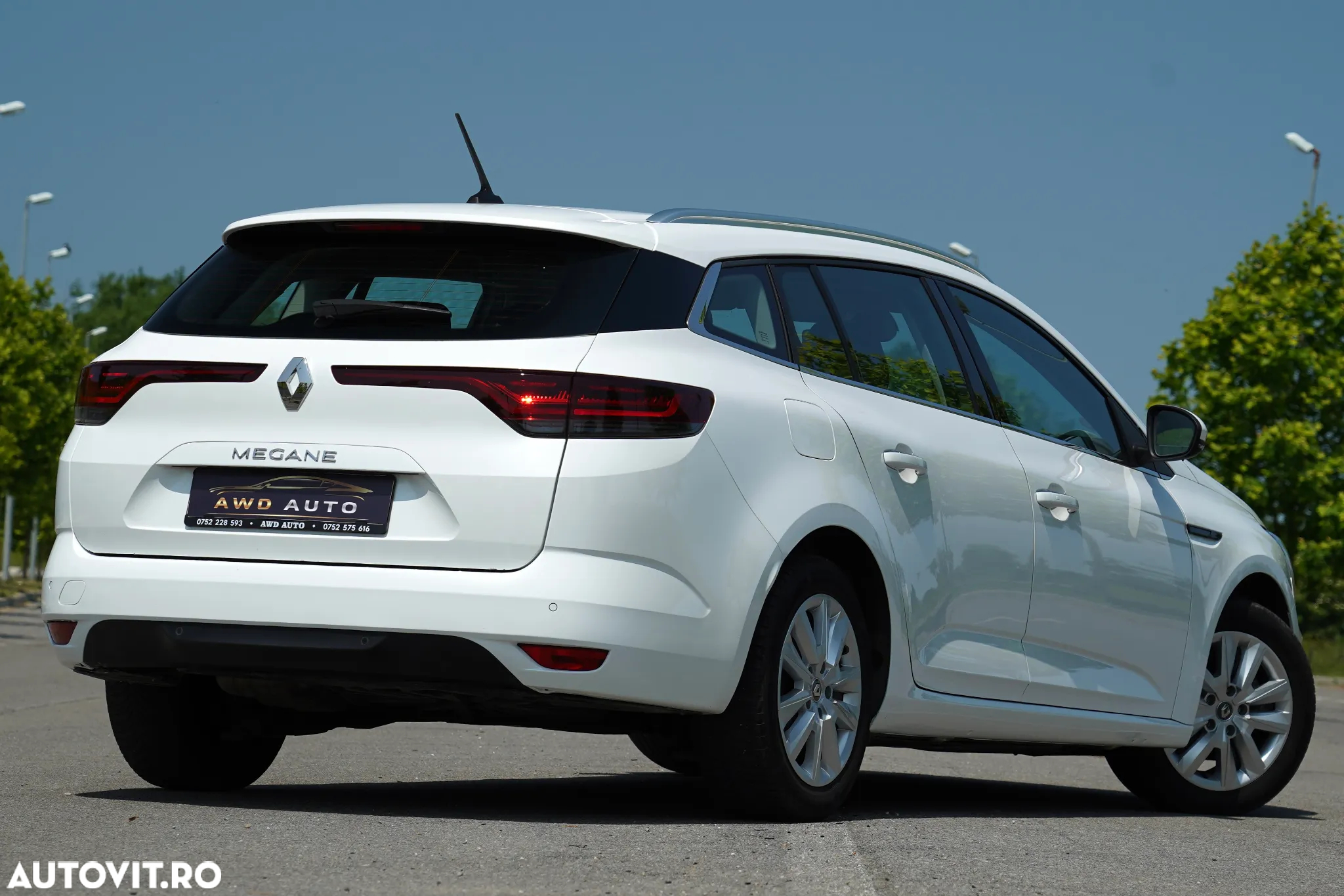 Renault Megane TCe EDC Intens - 4
