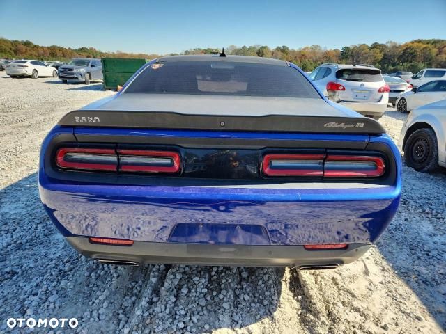 Dodge Challenger - 6