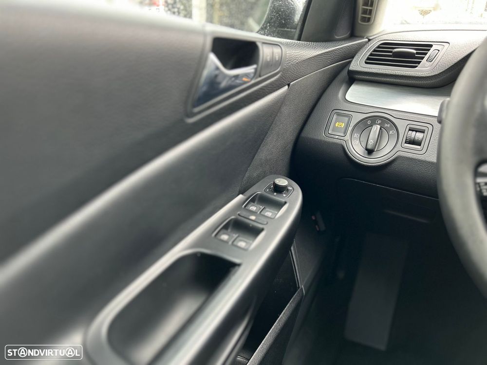 VW Passat Variant 2.0 TDi Highline DSG - 15