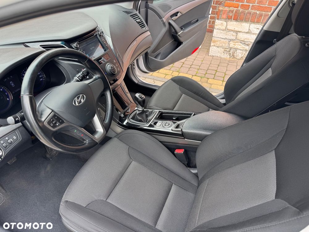Hyundai i40 i40cw 1.6 Fifa World Cup Edition - 29