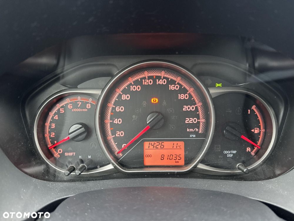 Toyota Yaris 1.0 Active EU6 - 13