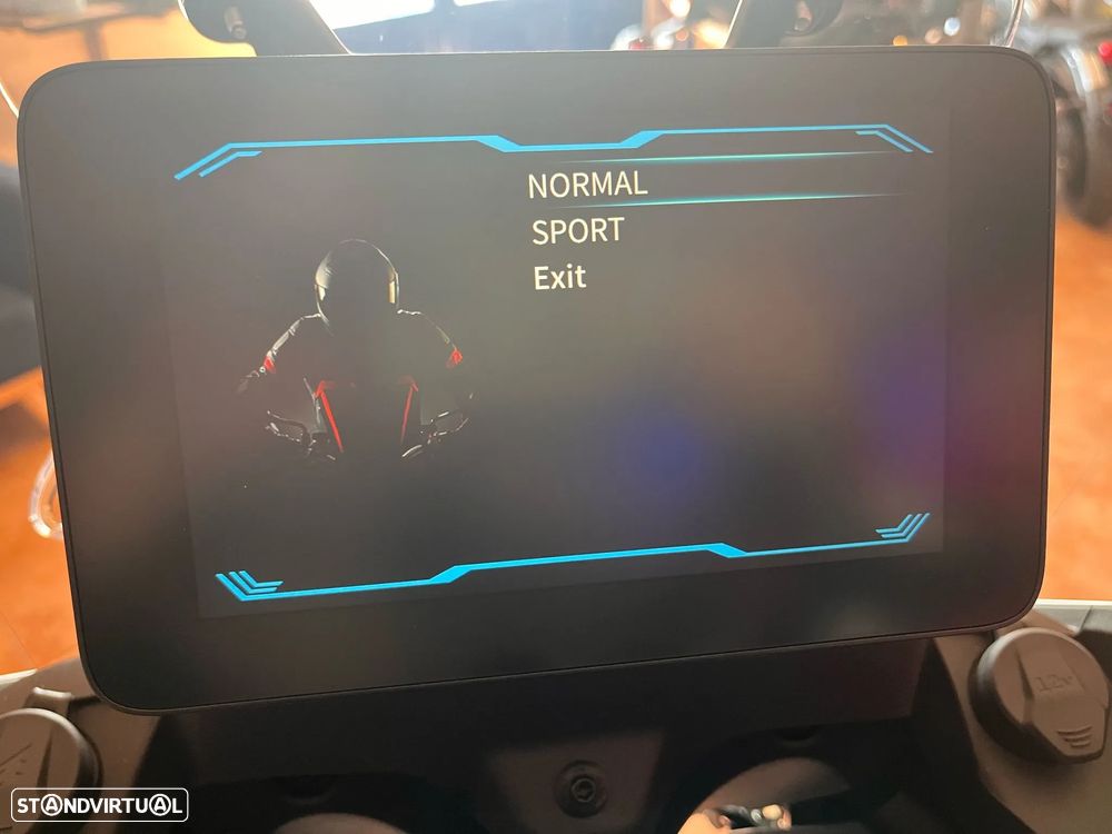 QJ Motor SRT 600SX (NOVO MODELO) - OFERTA 3 MALAS ALUMÍNIO + EQUIPAMENTO - 17