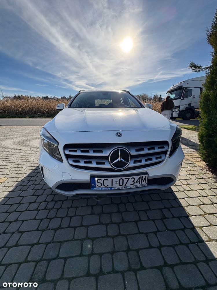 Mercedes-Benz GLA 200 d 7G-DCT - 8