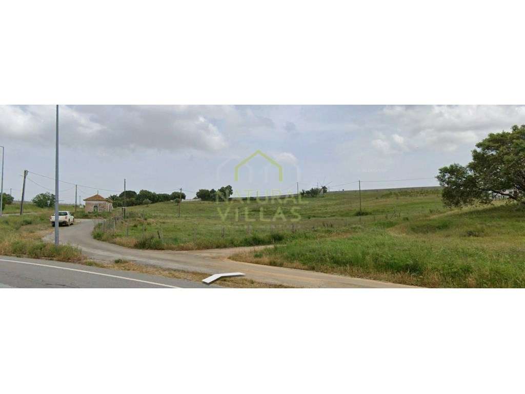 Moradia Isolada T9 com Armazéns e Terreno em Santa Luzia, Ourique - Grande imagem: 3/5