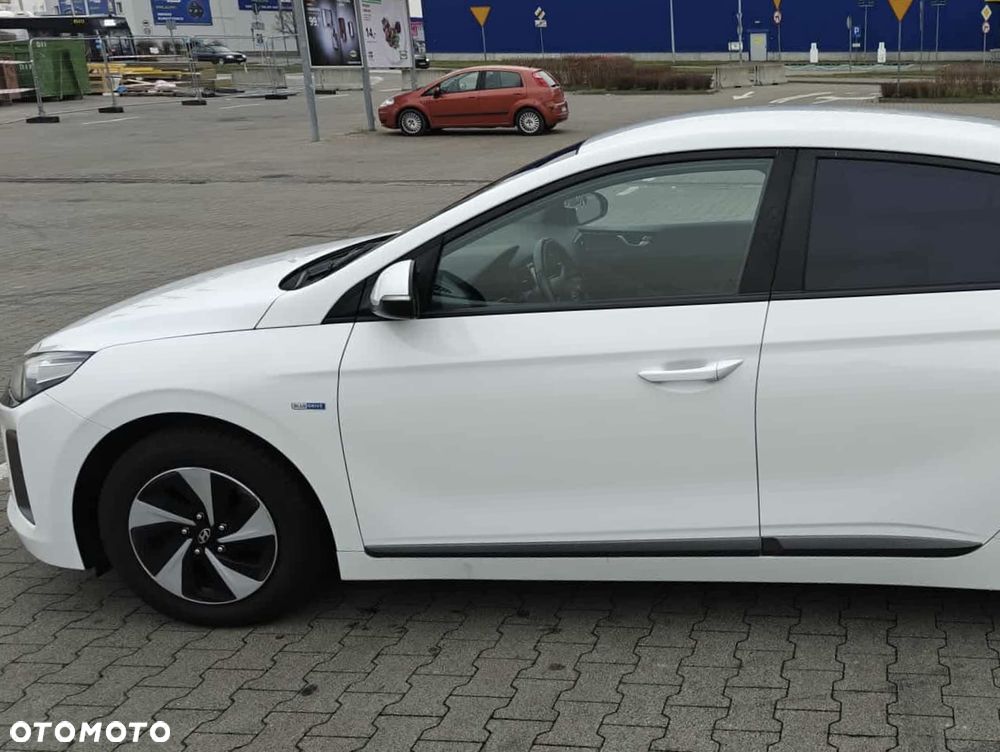 Hyundai IONIQ Hybrid Business - 8