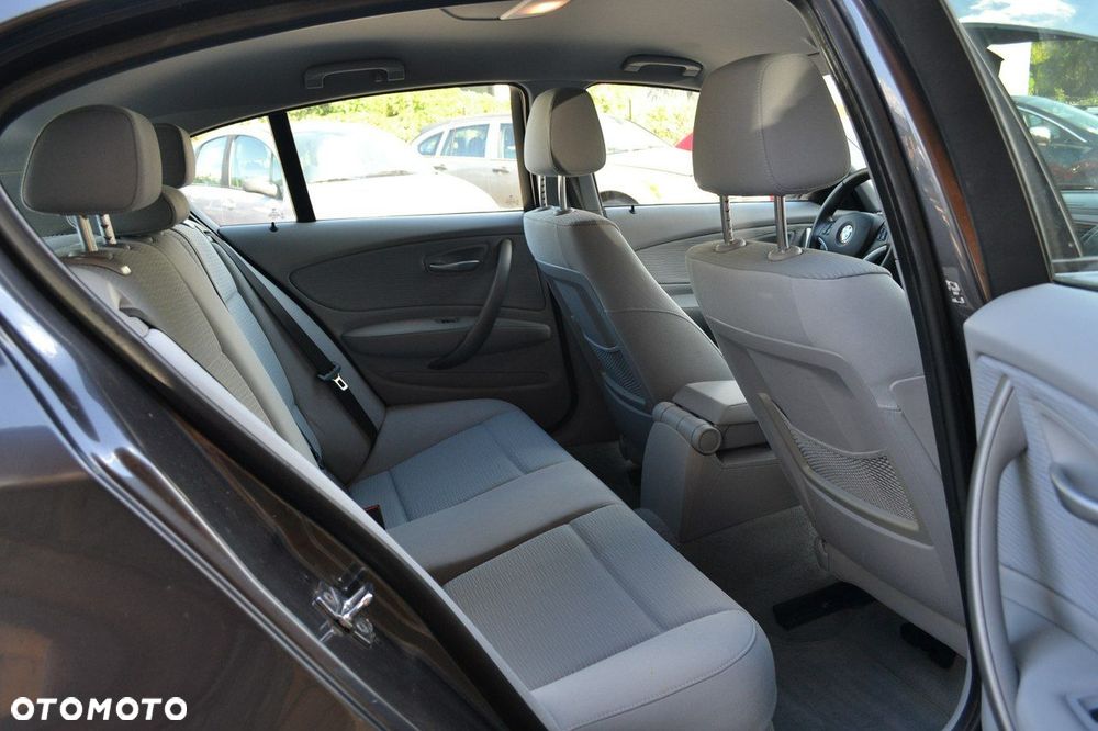BMW Seria 1 116i - 11