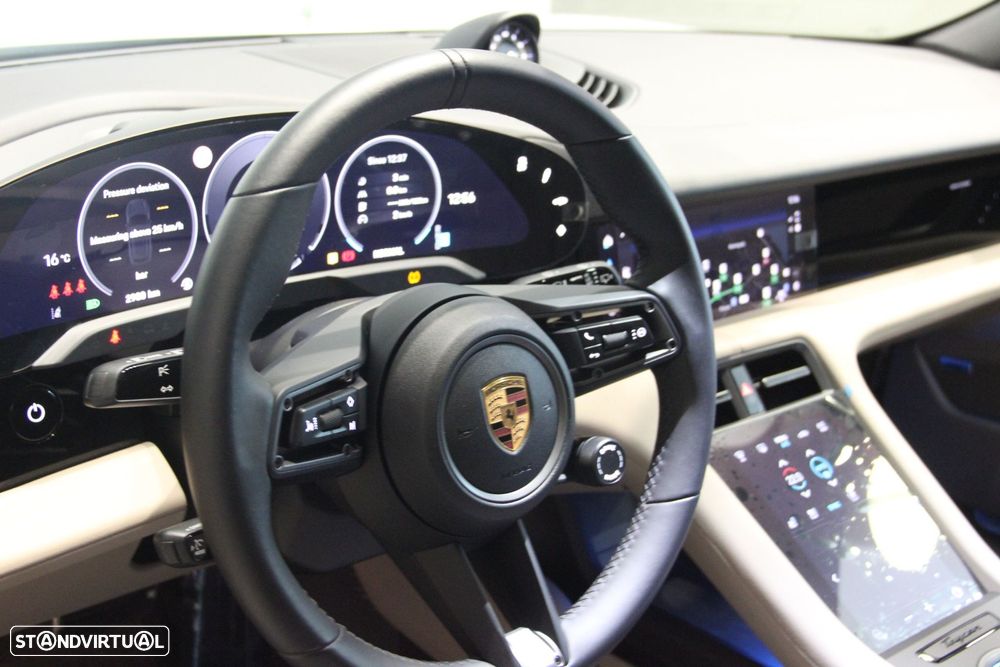 Porsche Taycan Sport Turismo - 46